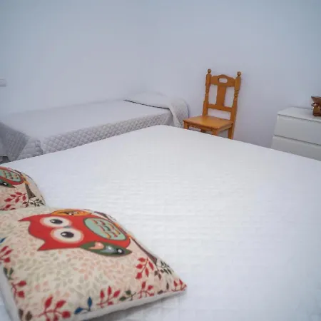 Con Piscina Portatil Y Jardin Privado